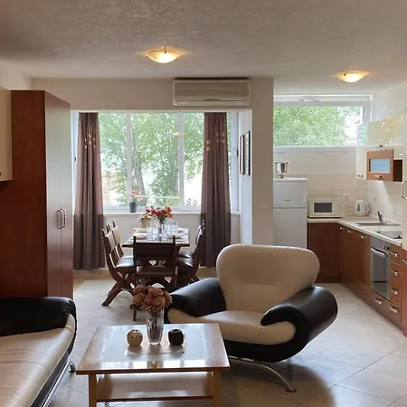 Lov&mar With Parking Apartment *