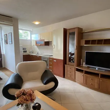 Apartment Lov&mar With Parking Makarska