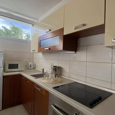 Lov&mar With Parking Apartment Makarska
