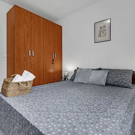 Lov&mar With Parking Makarska