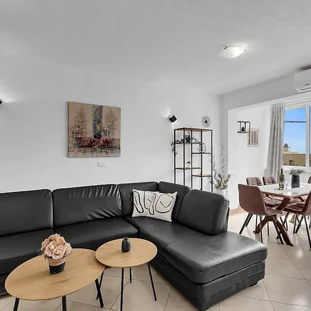 Lov&mar With Parking Apartment